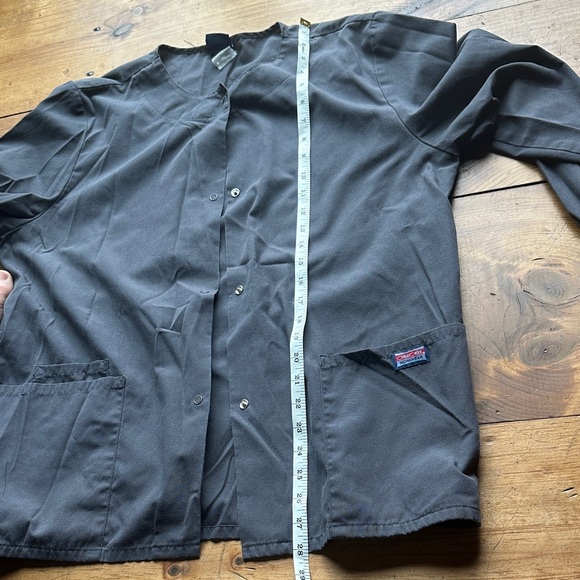 Cherokee Authentic Scrubs Gray Top - Picture 4 of 6